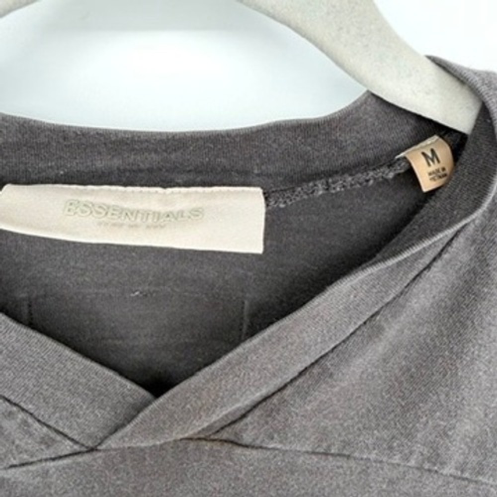 Fear of God Essentials 77 Football Tee Washed Charcoal Grey Cropped Size M - Picture 3 of 13
